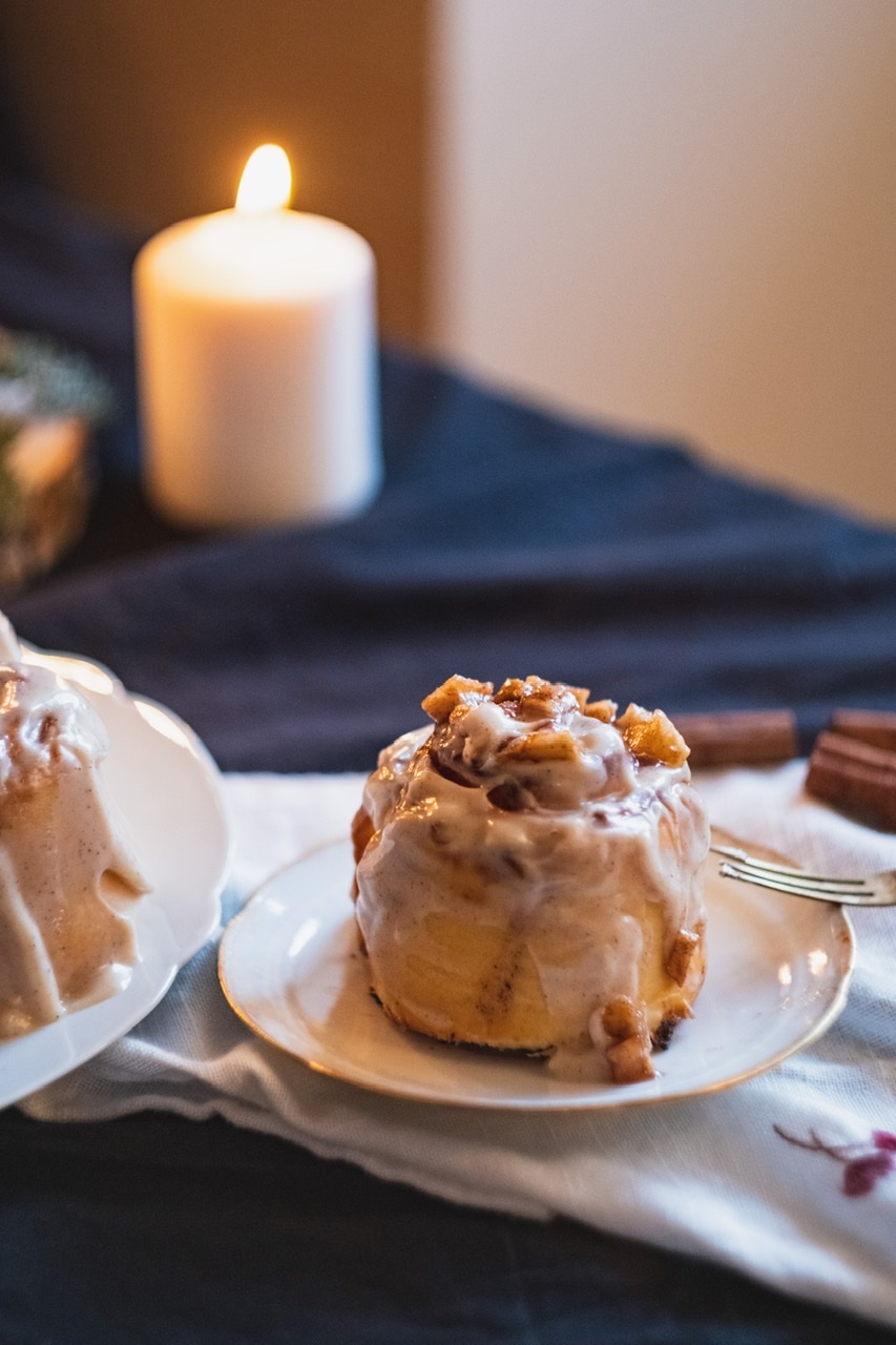 Giant baked cinnamon rolls with cream cheese frosting recipe